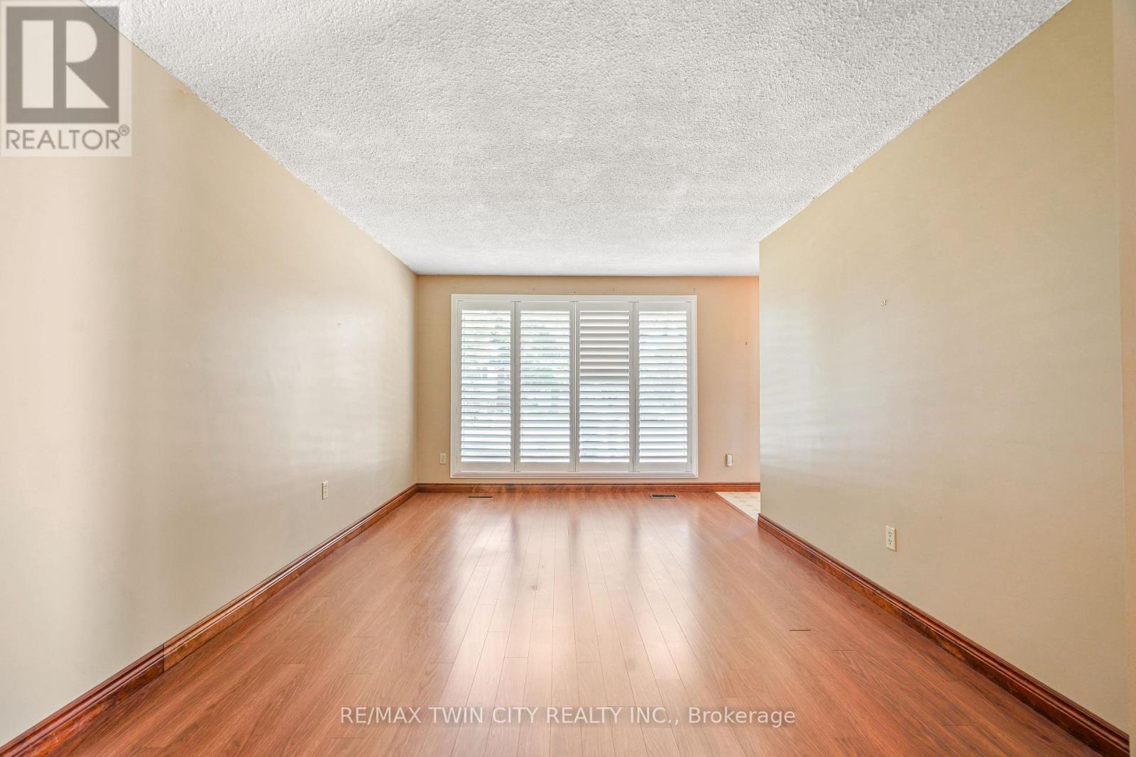35 Ivanhoe Road Property Photo 10