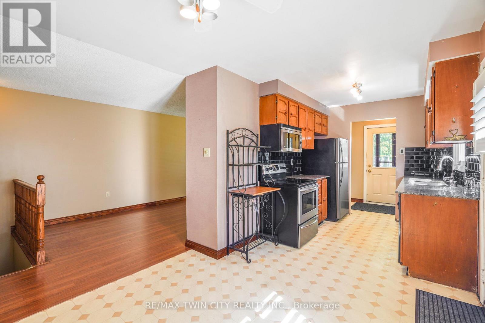35 Ivanhoe Road Property Photo 14