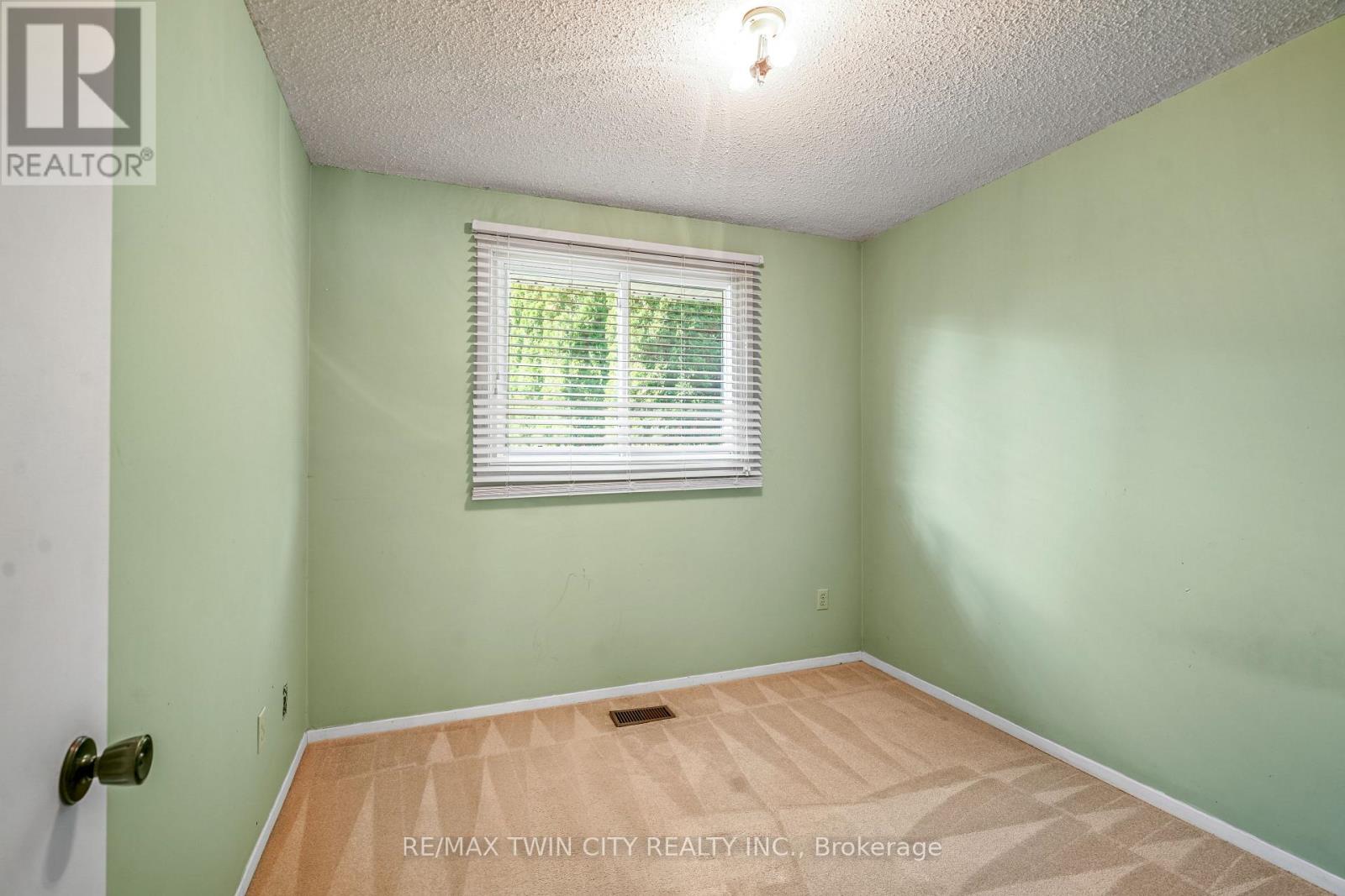35 Ivanhoe Road Property Photo 21