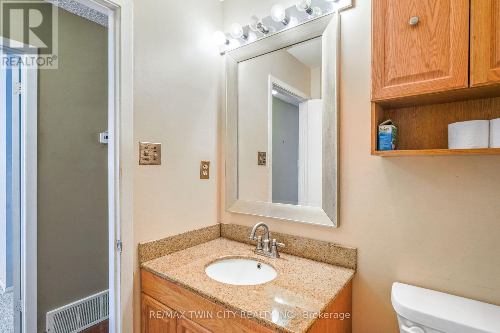 35 Ivanhoe Road Property Photo 27