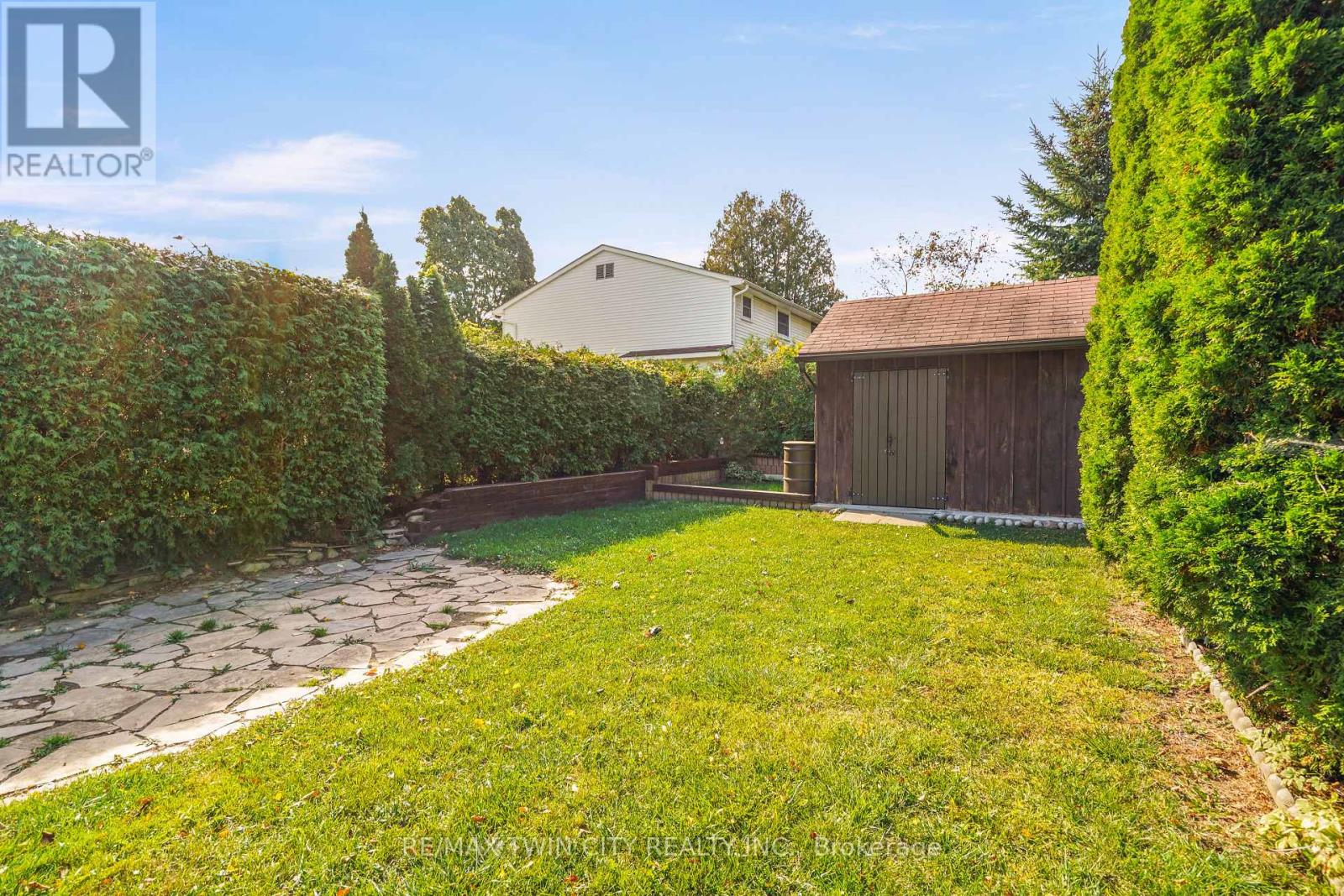35 Ivanhoe Road Property Photo 37