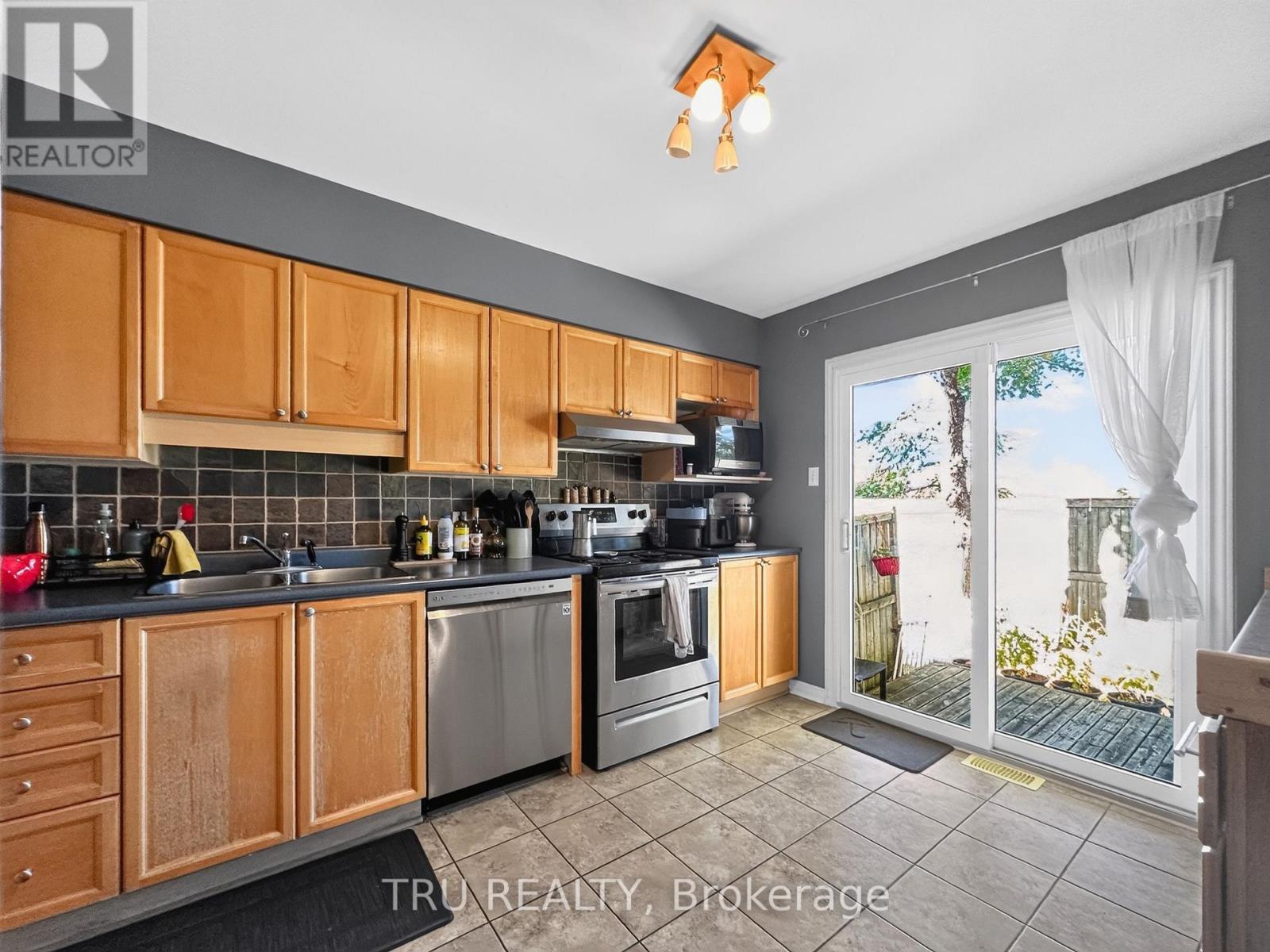 75 Silverlace Private Property Photo 13