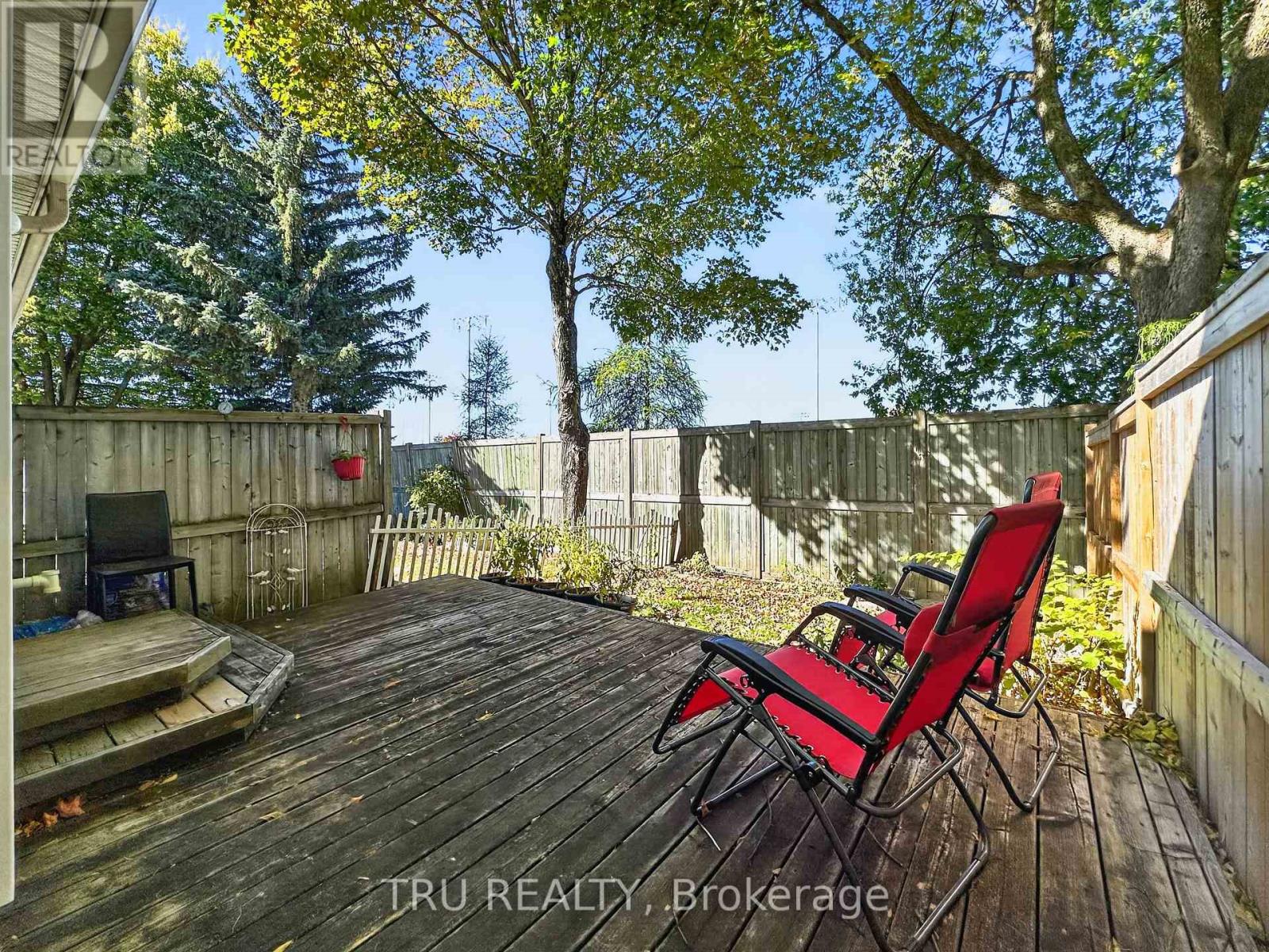 75 Silverlace Private Property Photo 31
