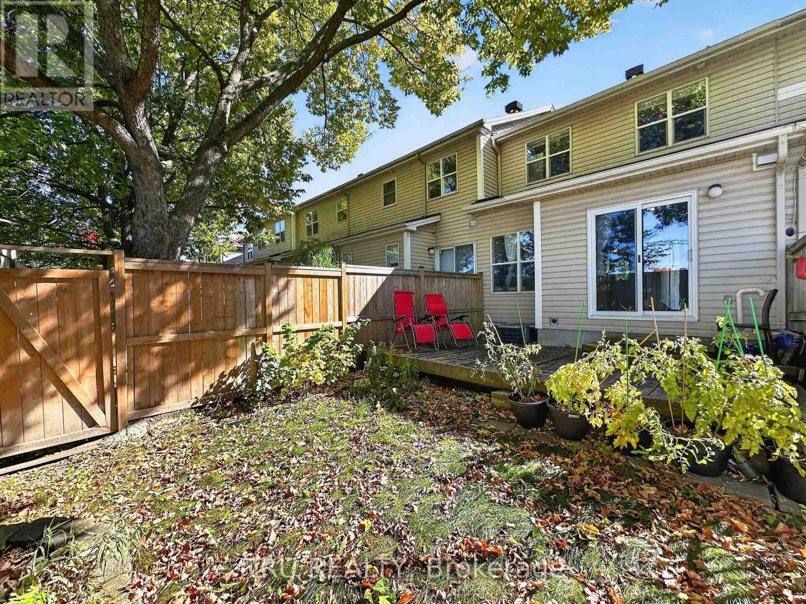 75 Silverlace Private Property Photo 32