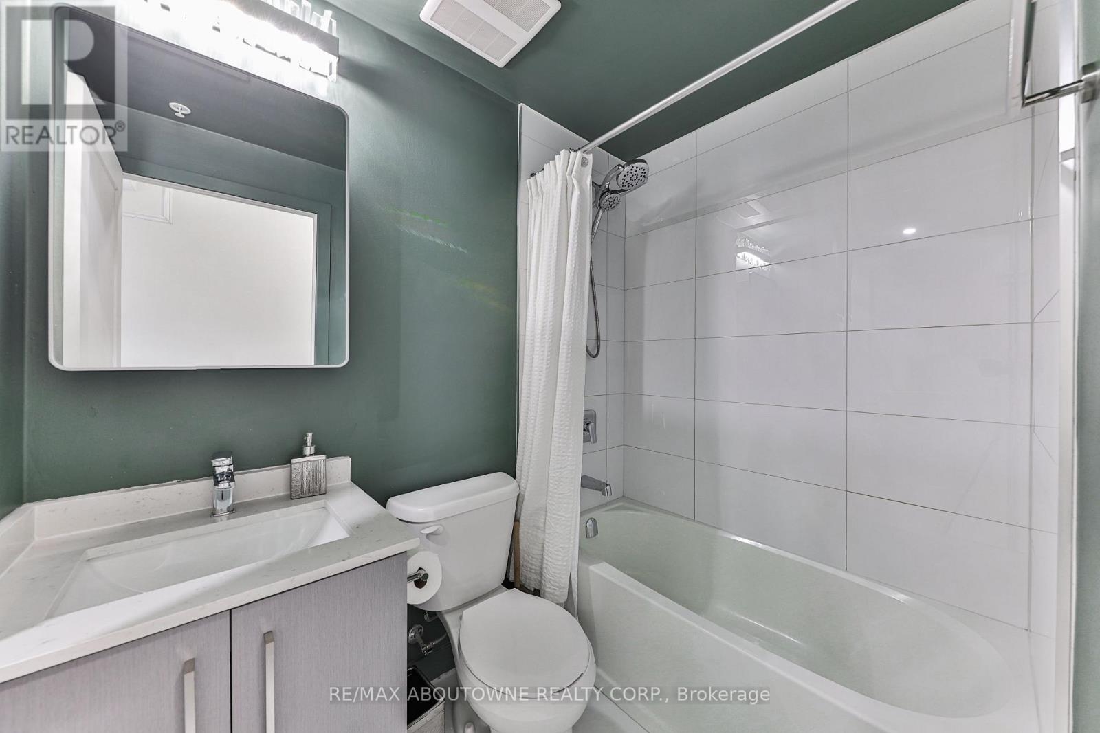 1806 - 15 Queen Street Property Photo 6