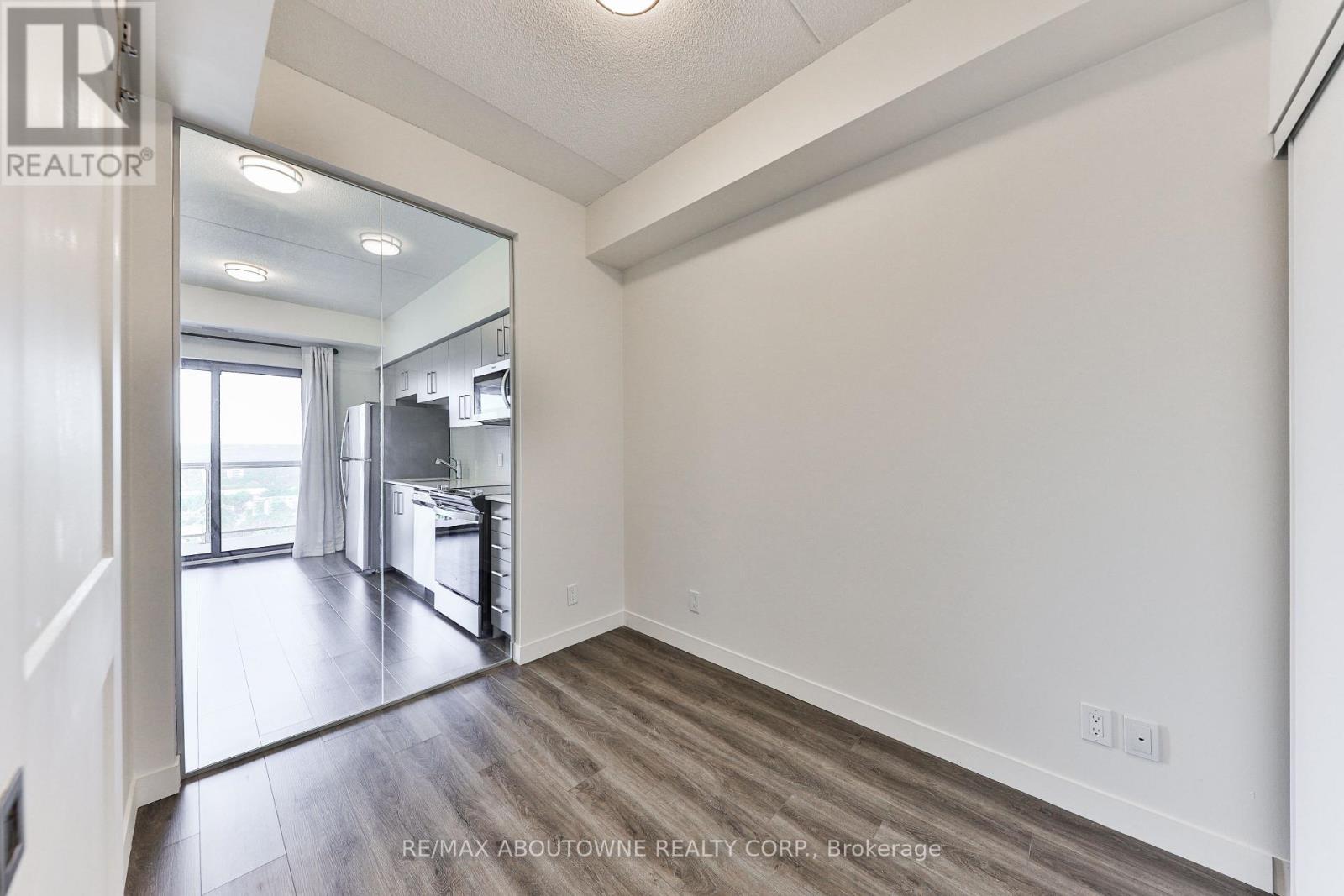 1806 - 15 Queen Street Property Photo 8