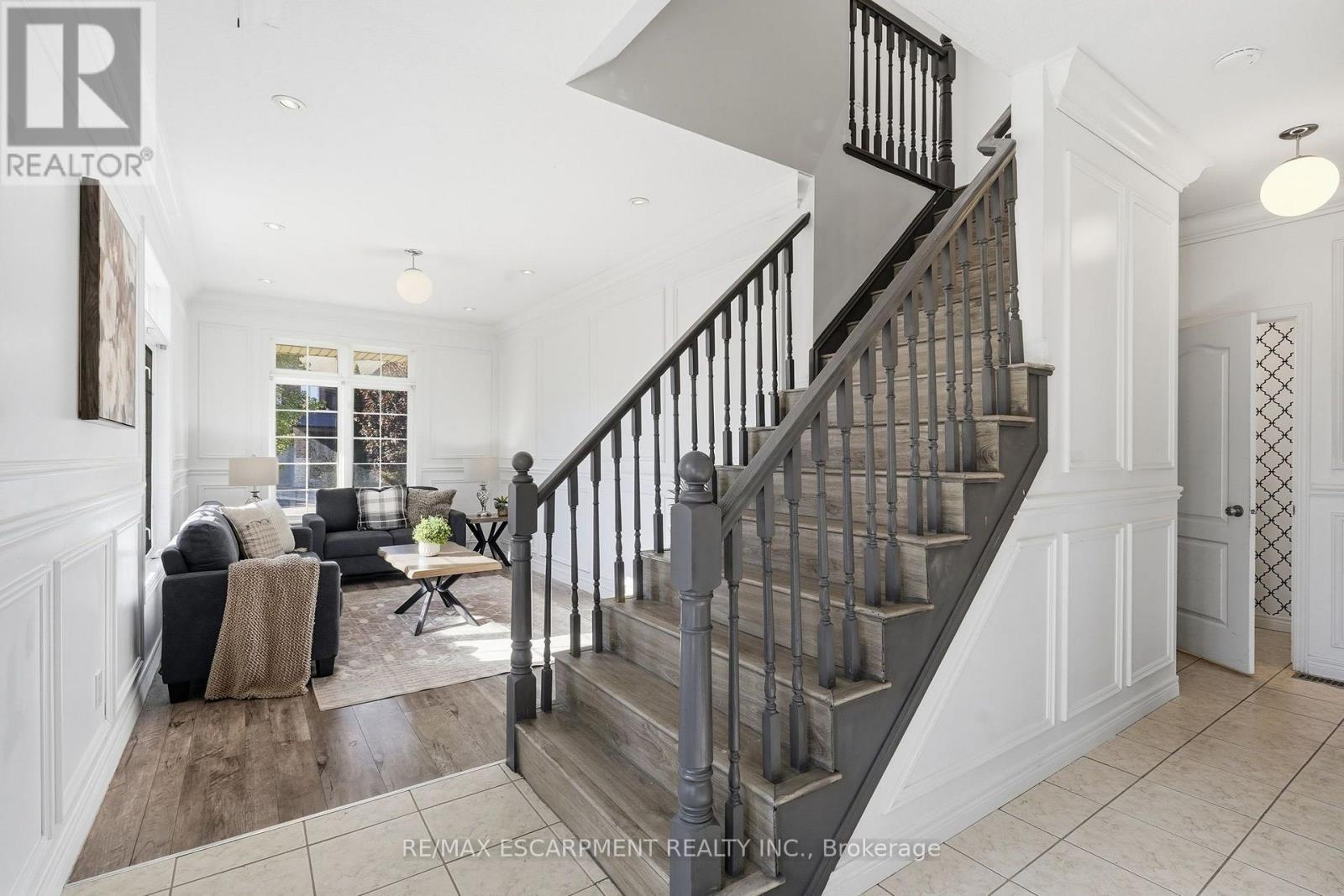 8 - 400 Stonehenge Drive Property Photo 16