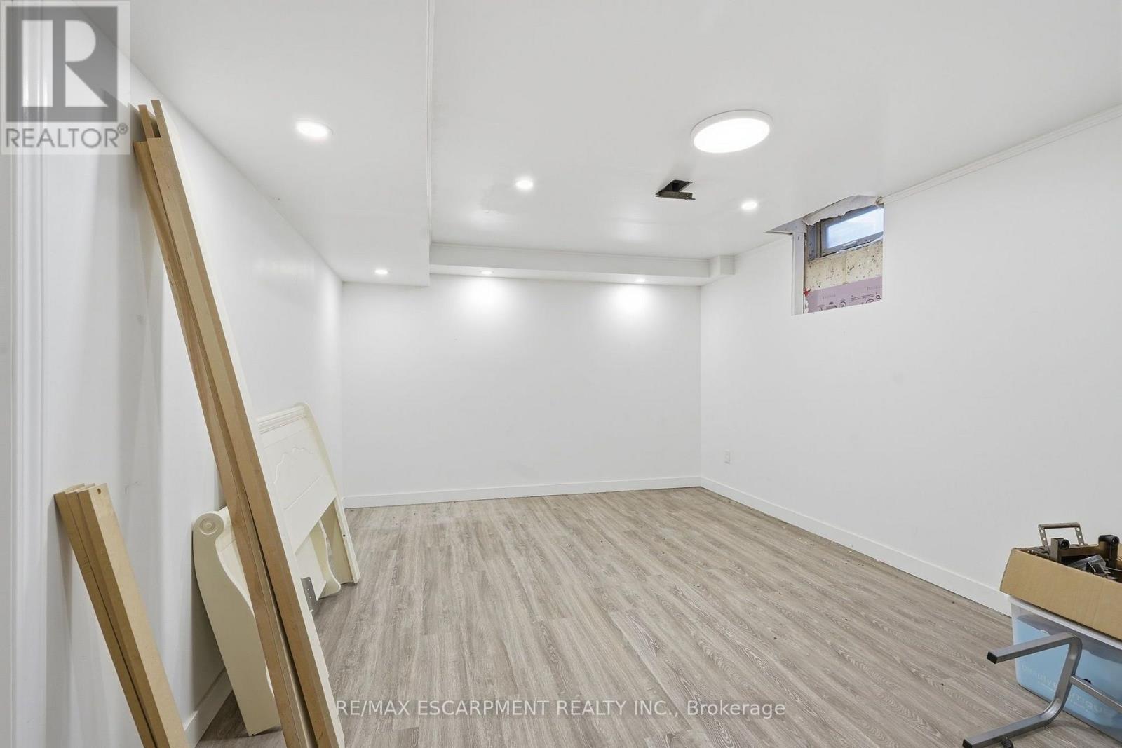 8 - 400 Stonehenge Drive Property Photo 30