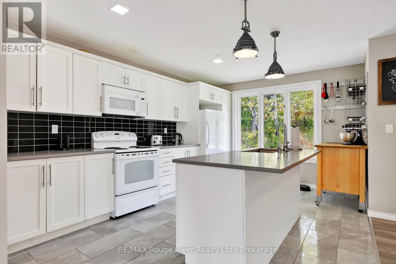 170 Cowie Road Property Photo 16