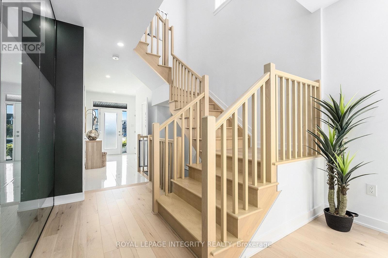 860 Solarium Avenue Property Photo 6