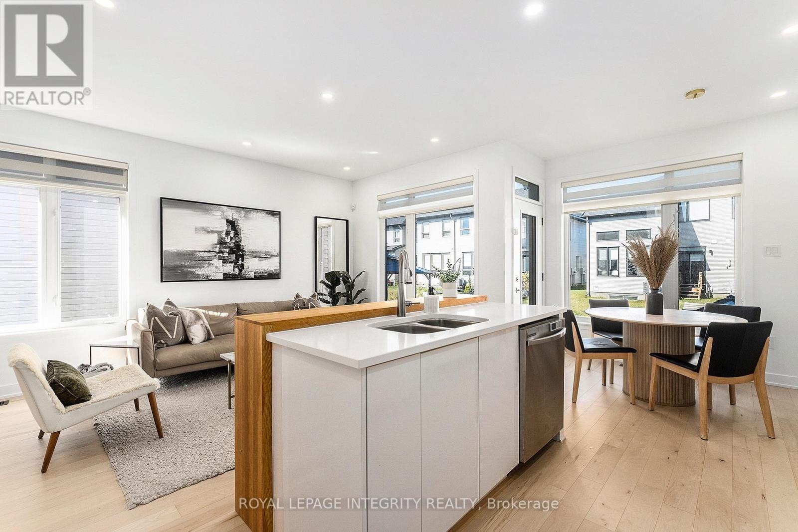 860 Solarium Avenue Property Photo 14