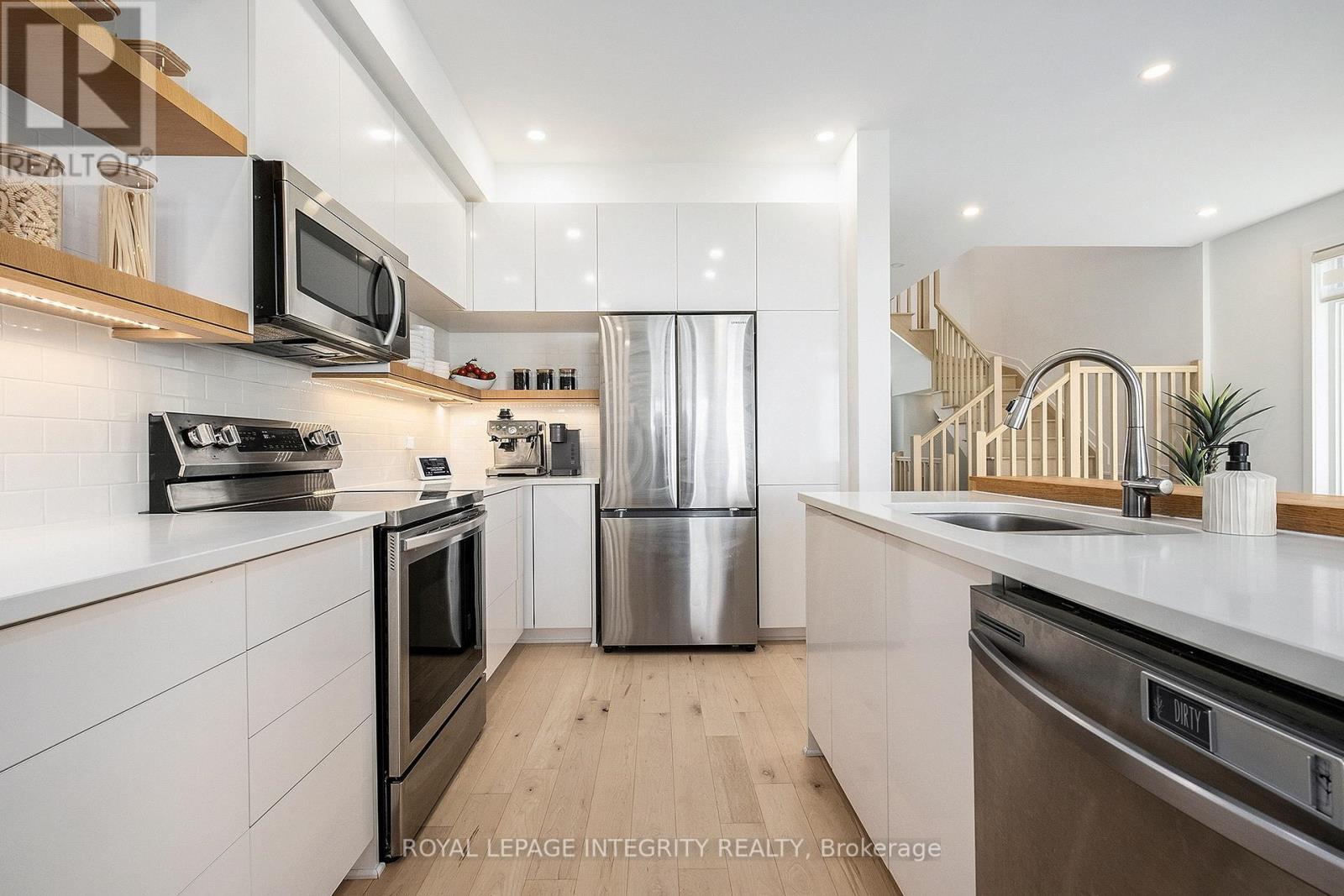 860 Solarium Avenue Property Photo 16