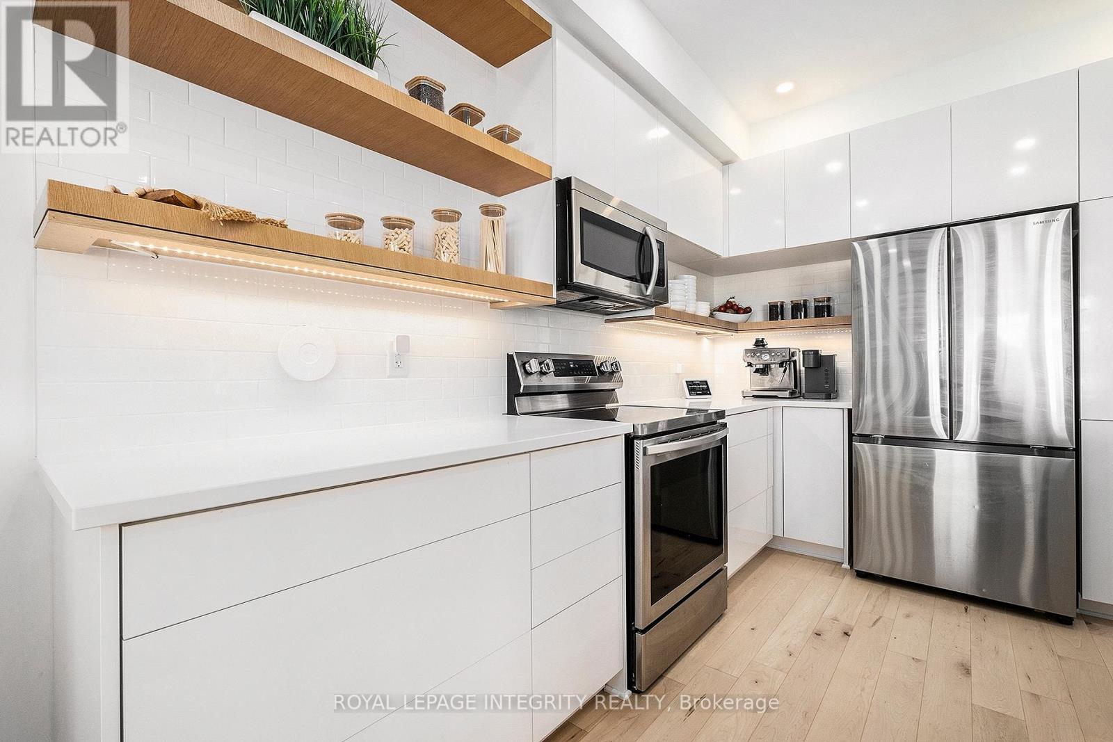 860 Solarium Avenue Property Photo 17