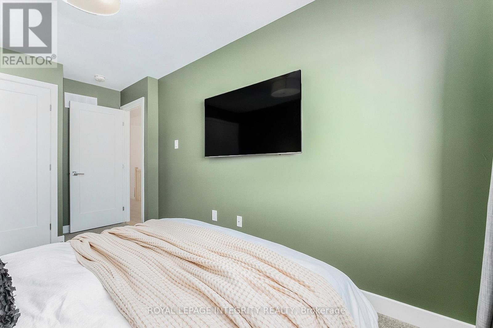 860 Solarium Avenue Property Photo 28