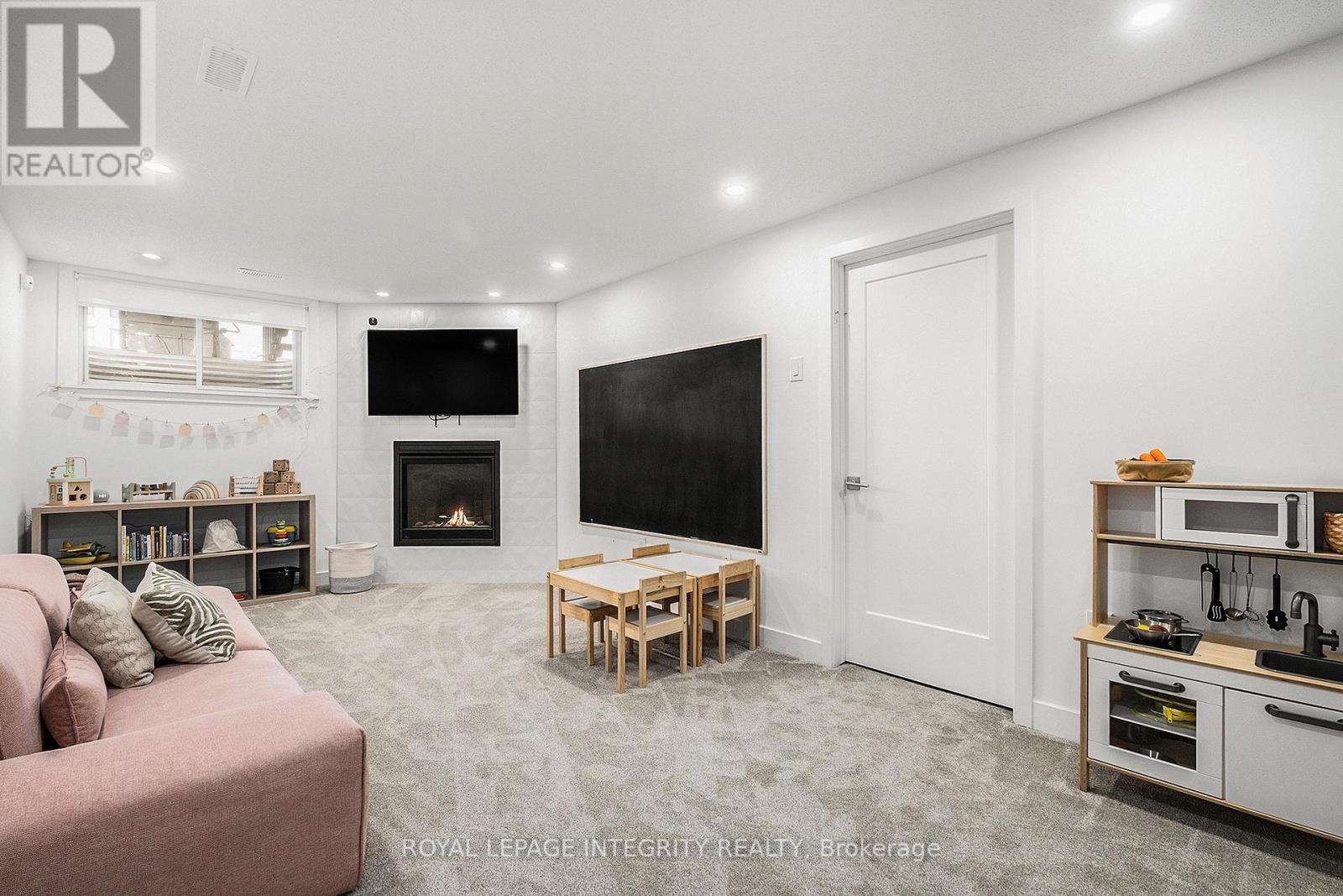 860 Solarium Avenue Property Photo 33