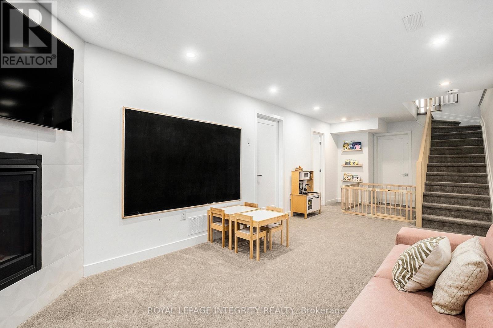 860 Solarium Avenue Property Photo 34