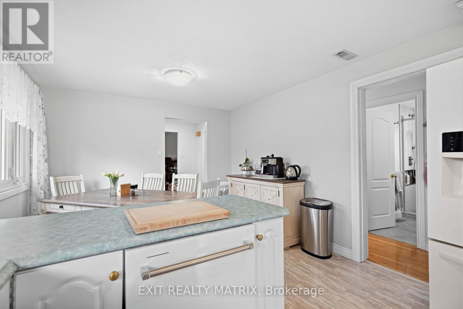 499 Gilles Street Property Photo 7
