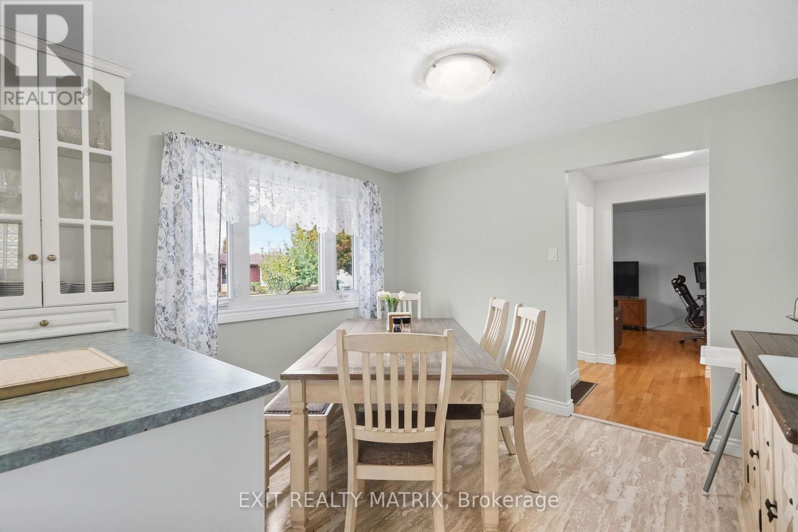 499 Gilles Street Property Photo 10