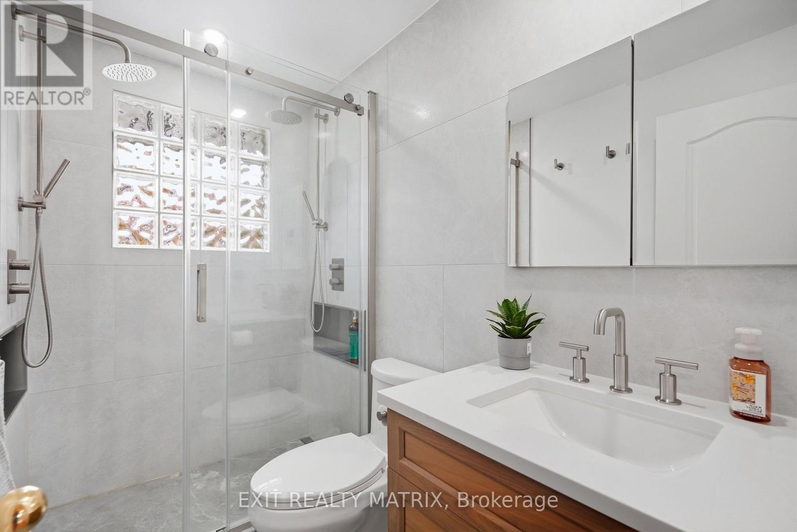499 Gilles Street Property Photo 17