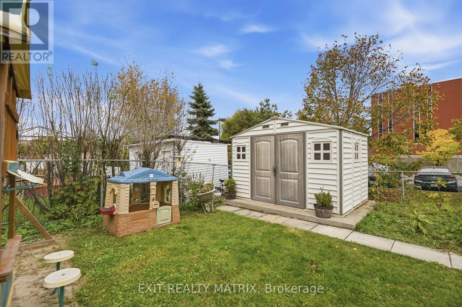 499 Gilles Street Property Photo 29