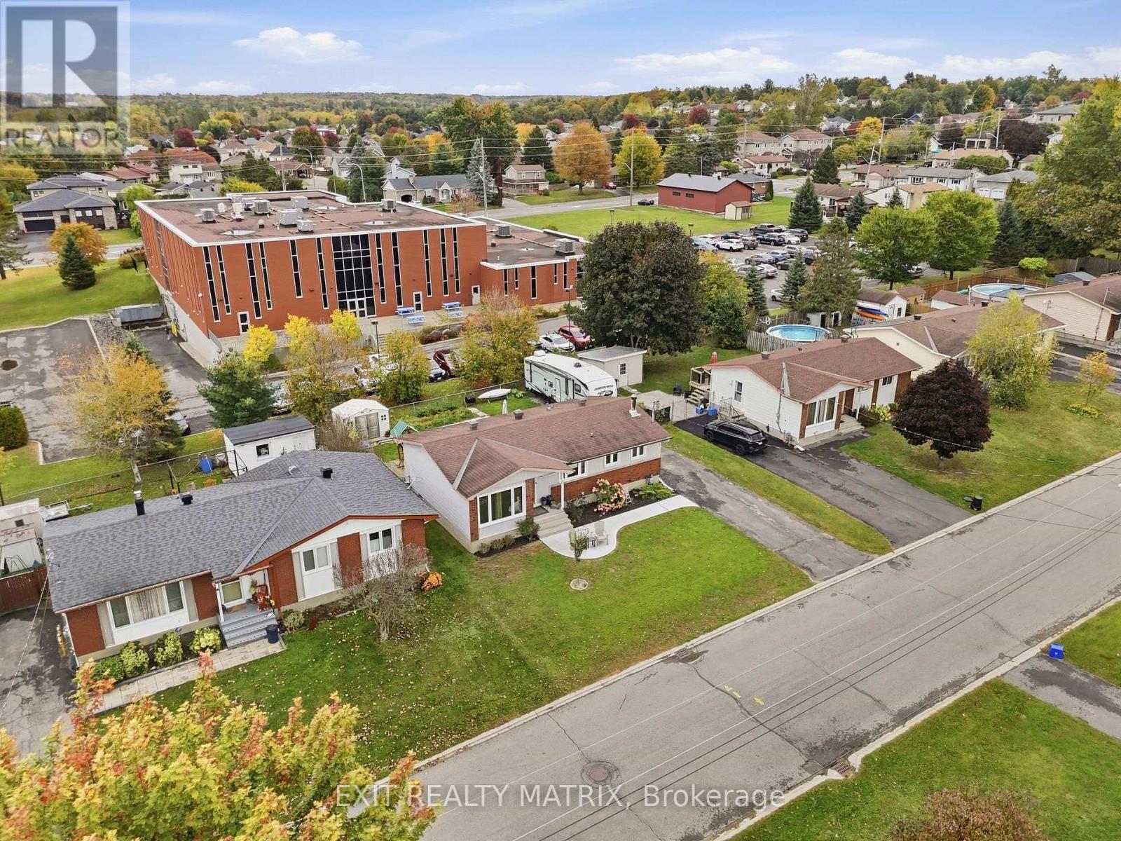 499 Gilles Street Property Photo 35