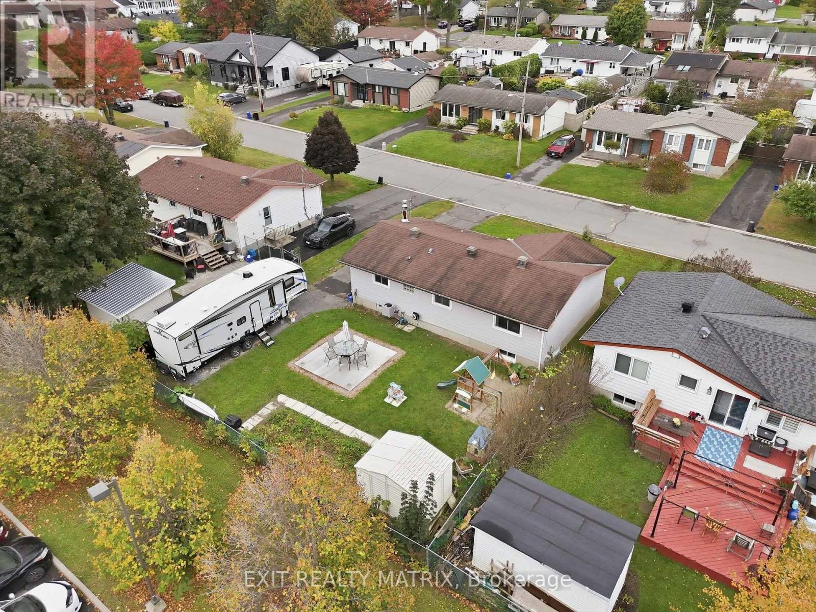 499 Gilles Street Property Photo 37