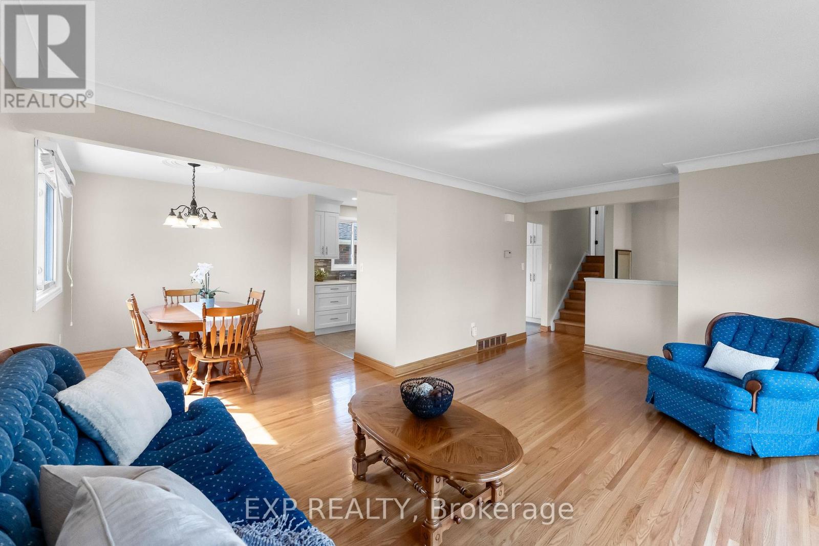 6246 Glengate Street Property Photo 7