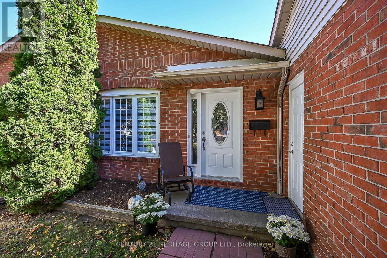 89 Stoney Brook Crescent Property Photo 3