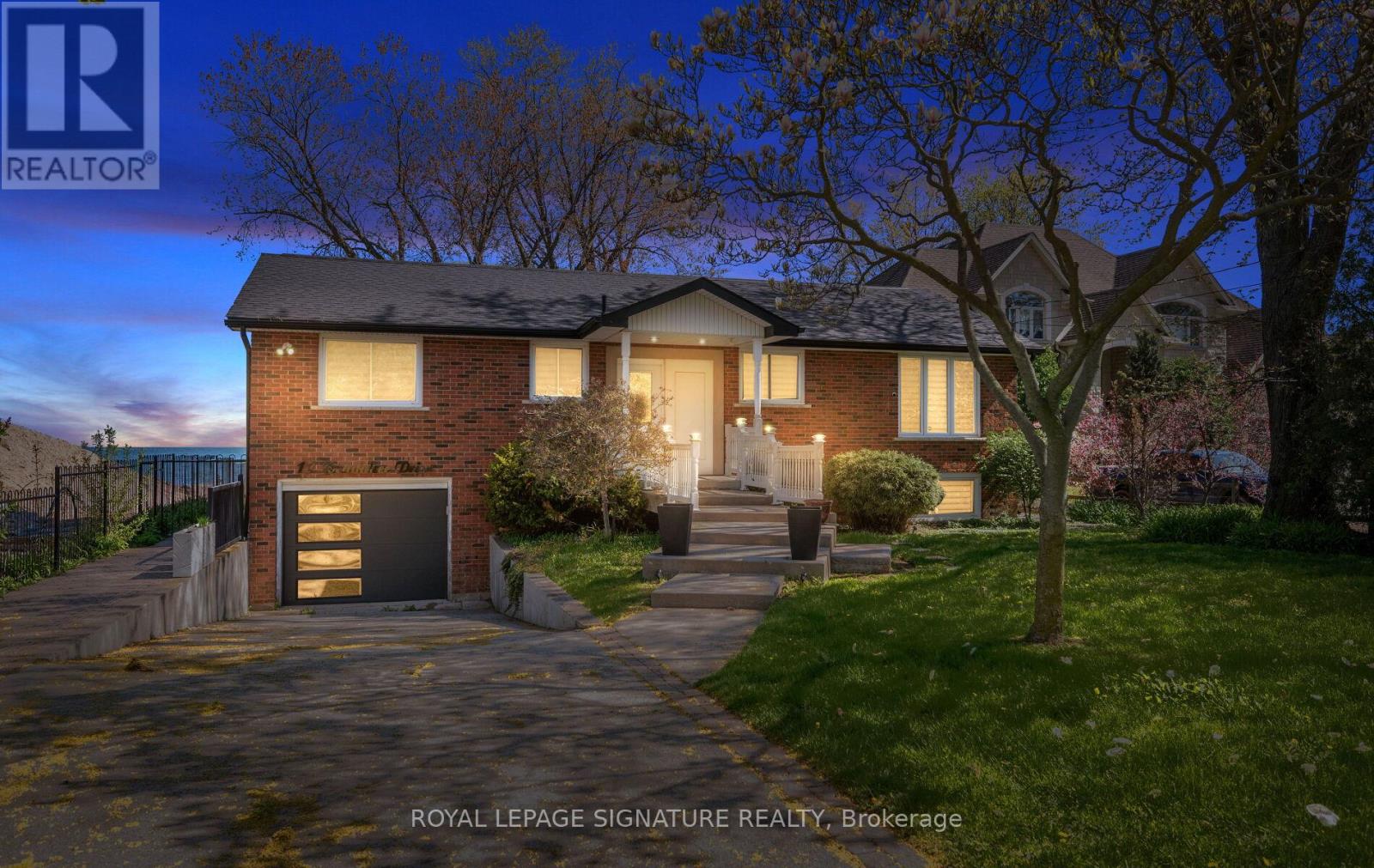 17 Wendakee Drive Property Photo 1