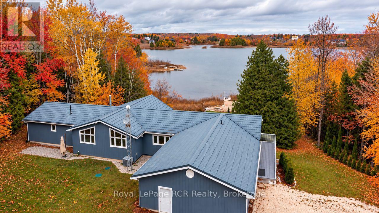 123 Lakeview Road Property Photo 2