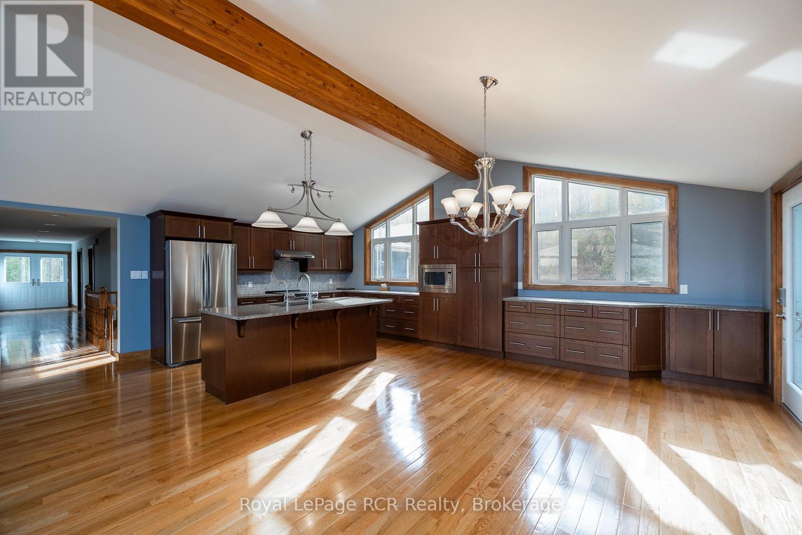 123 Lakeview Road Property Photo 10