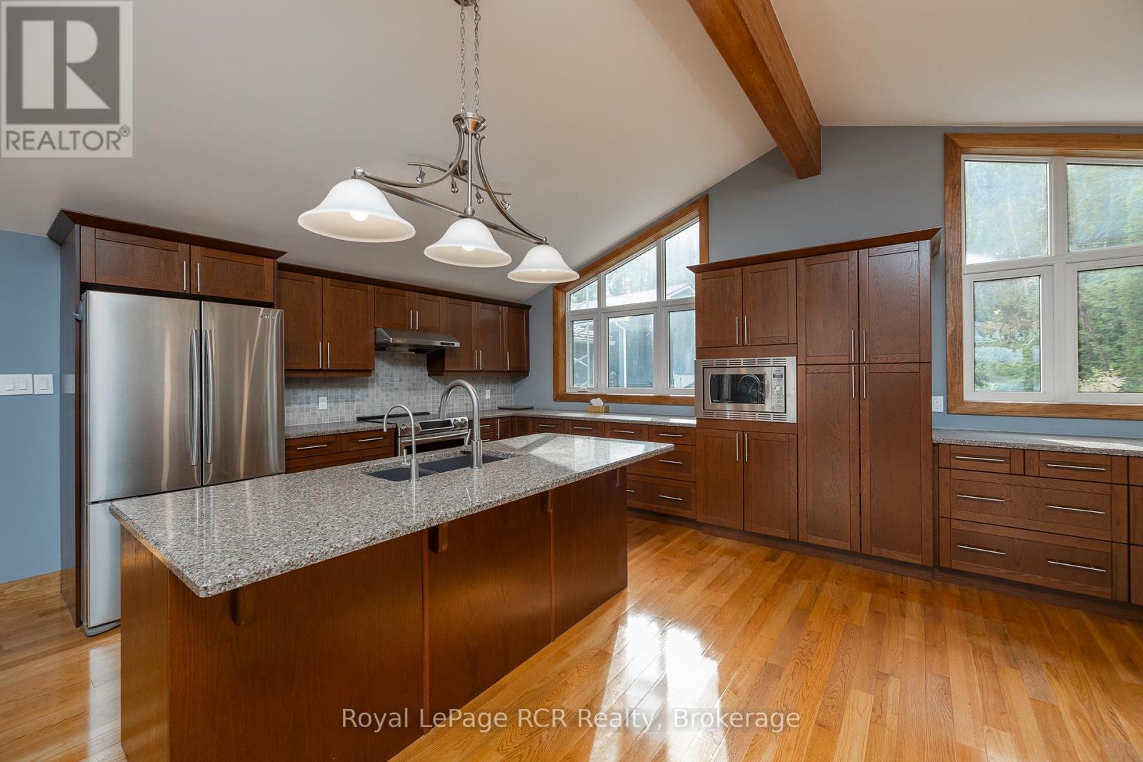 123 Lakeview Road Property Photo 11