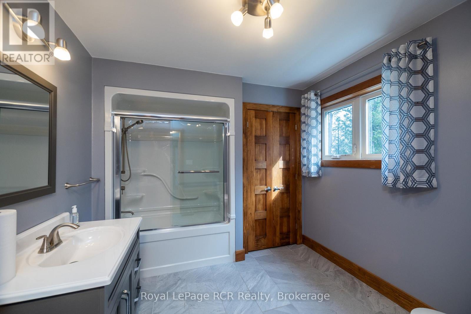 123 Lakeview Road Property Photo 20