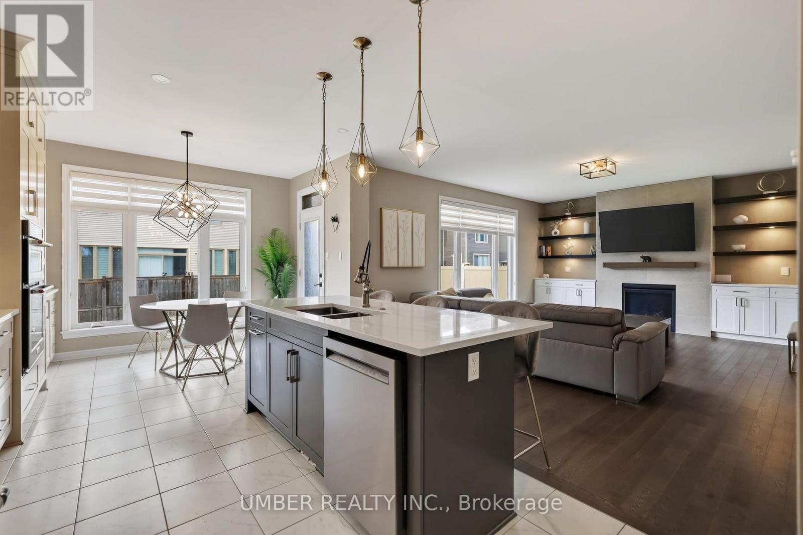 256 Trollius Way Property Photo 13