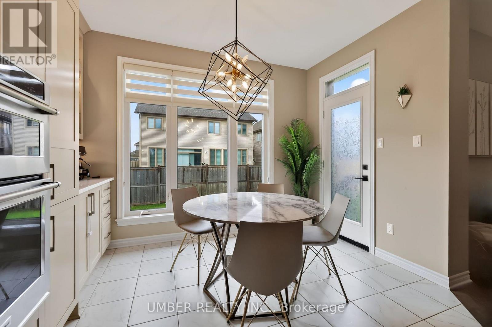 256 Trollius Way Property Photo 15
