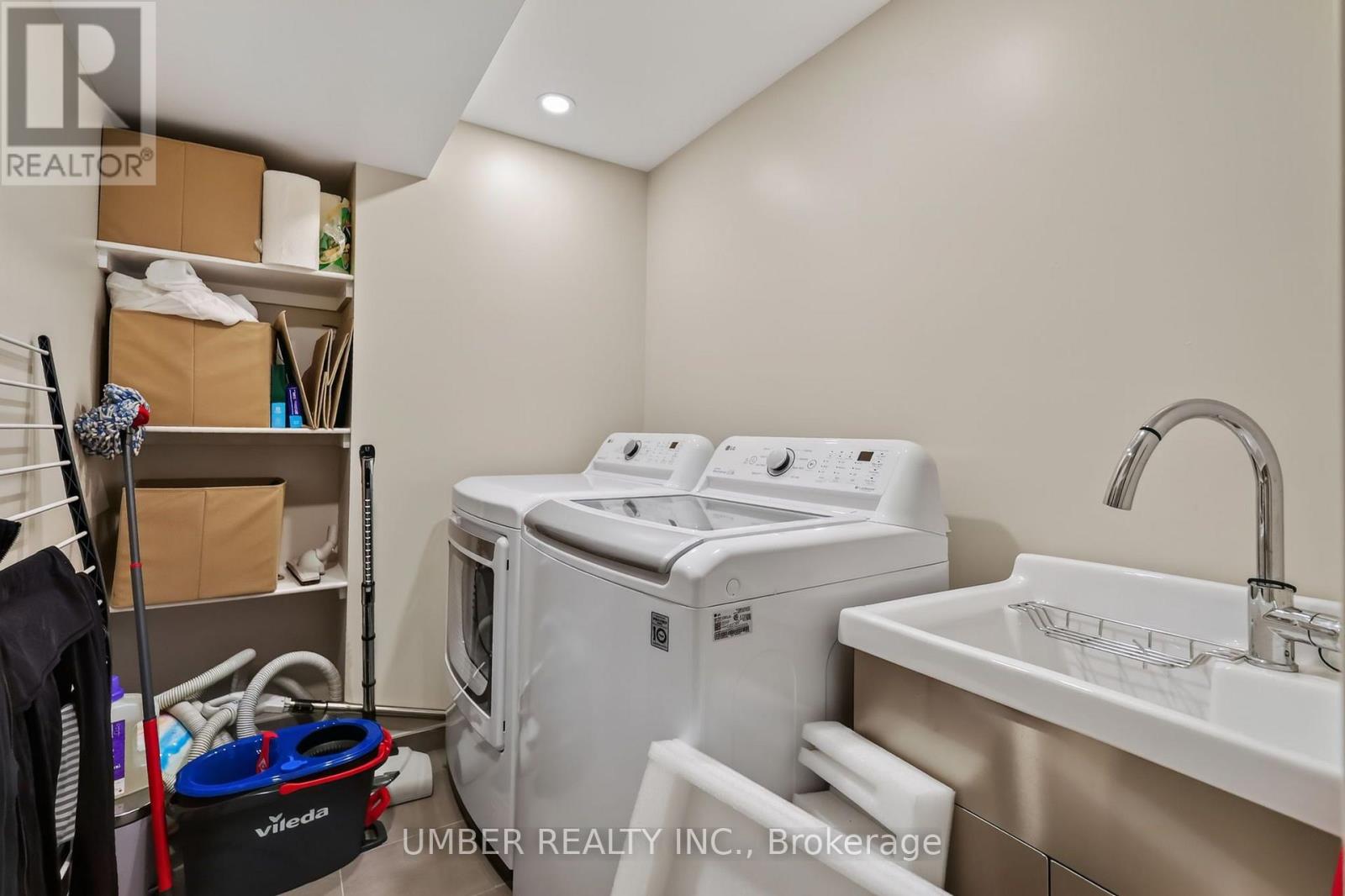 256 Trollius Way Property Photo 37