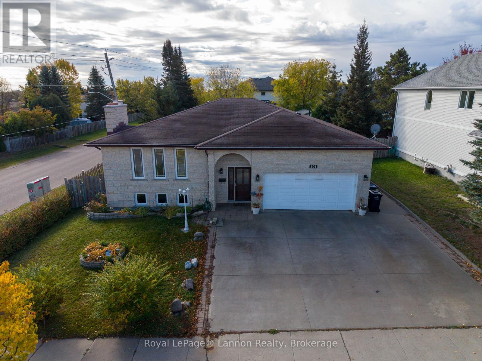 101 Suncrest Place Property Photo 1