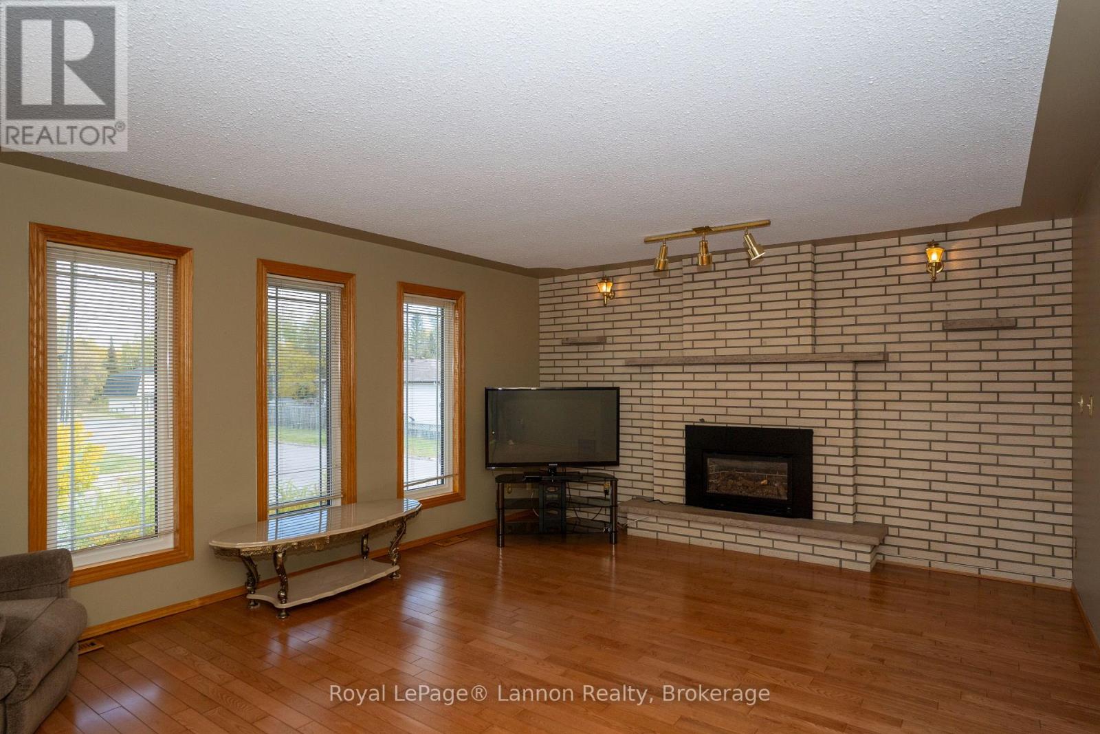 101 Suncrest Place Property Photo 4