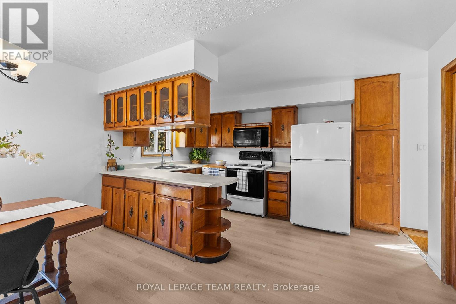 1126 Poirier Street Property Photo 8
