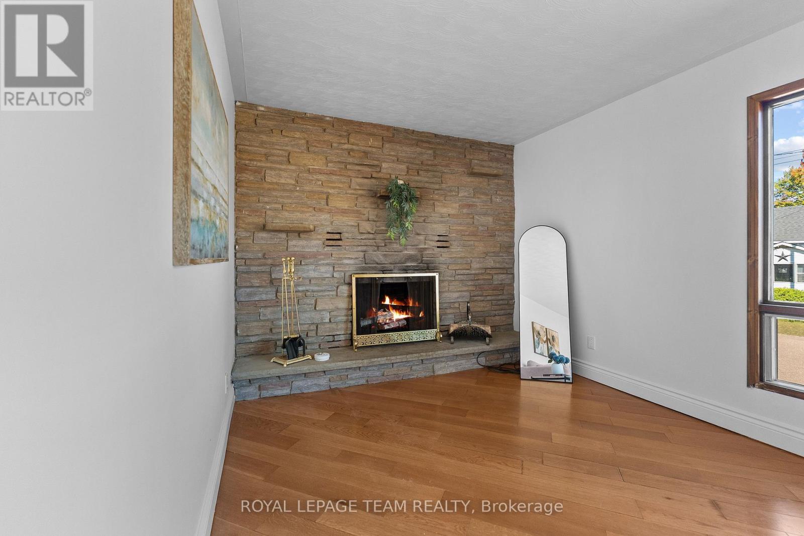 1126 Poirier Street Property Photo 14
