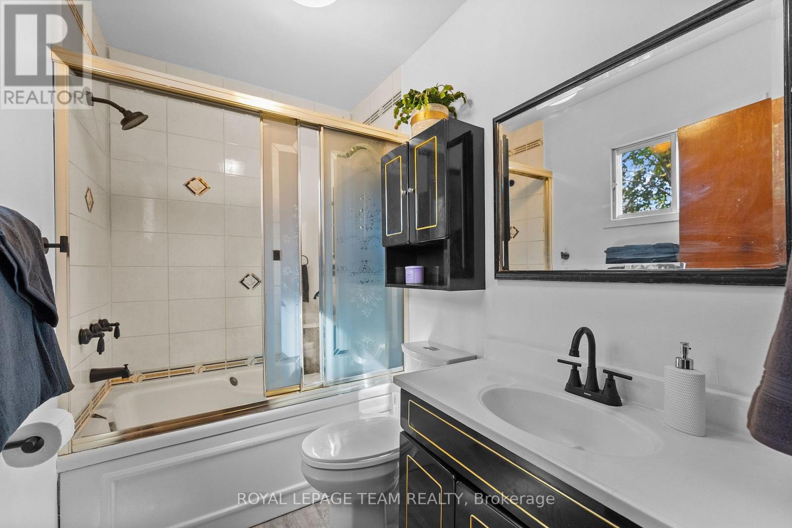 1126 Poirier Street Property Photo 15