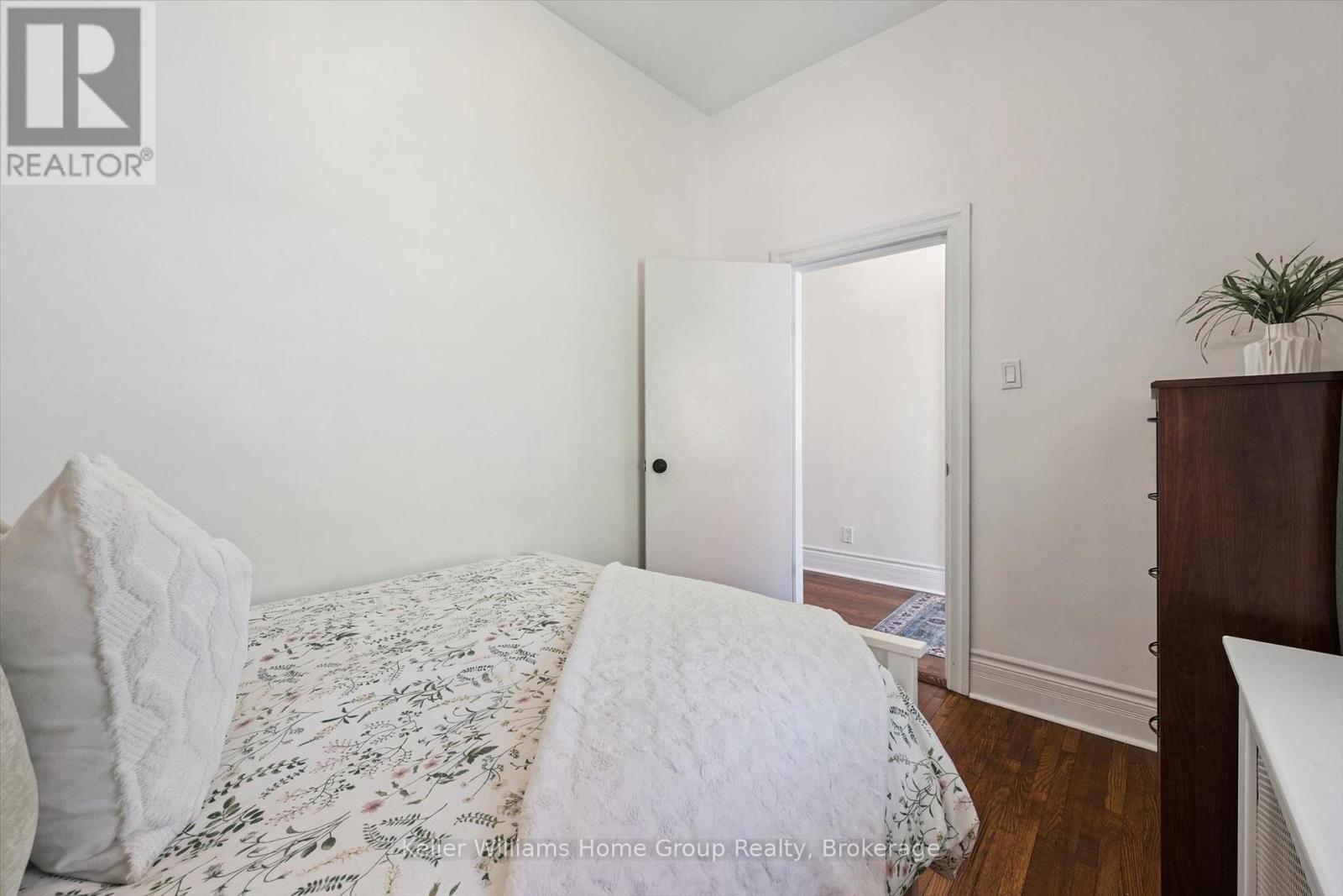 18 Aberdeen Street Property Photo 25