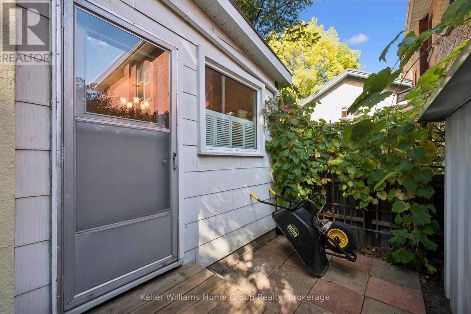 18 Aberdeen Street Property Photo 35
