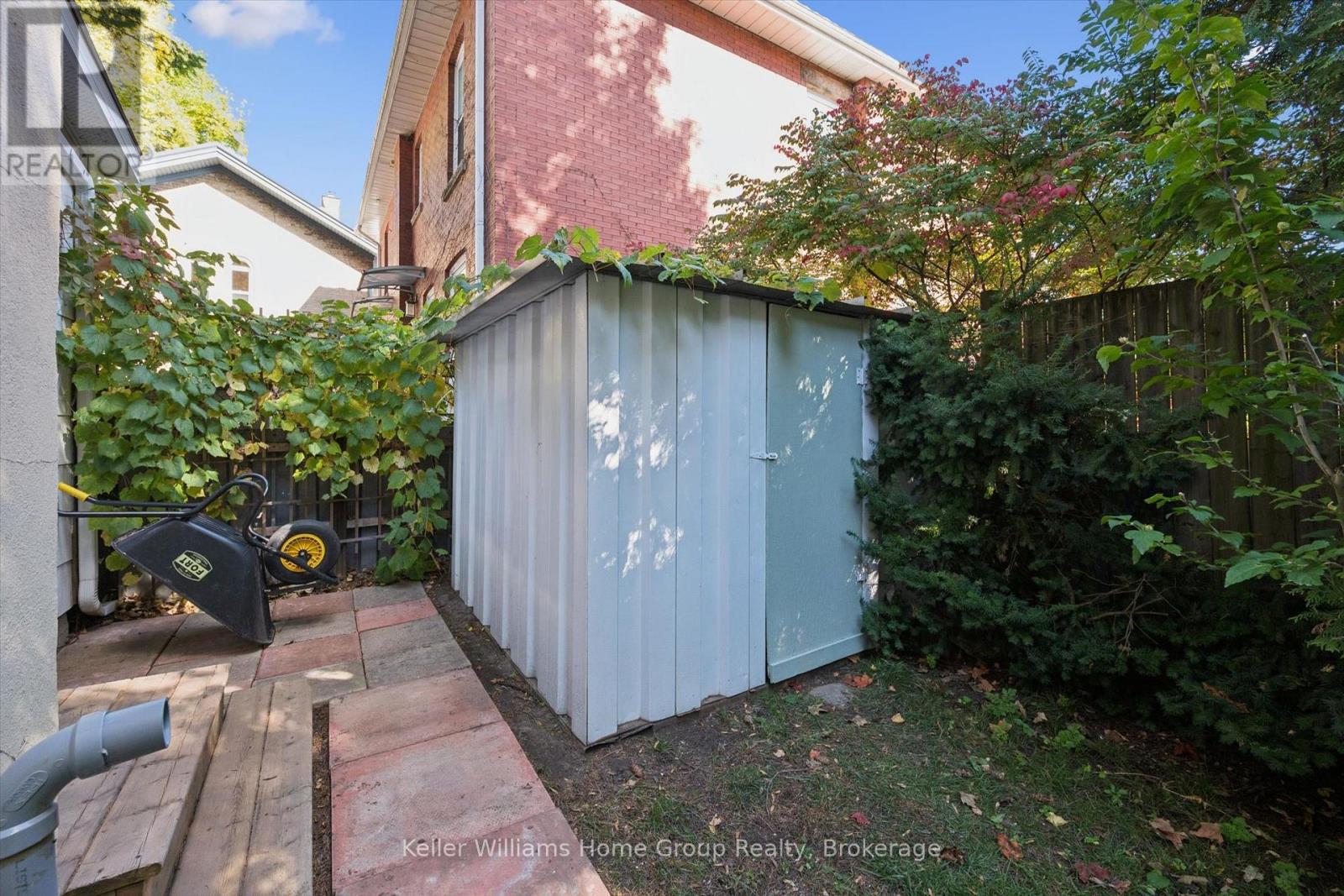 18 Aberdeen Street Property Photo 36