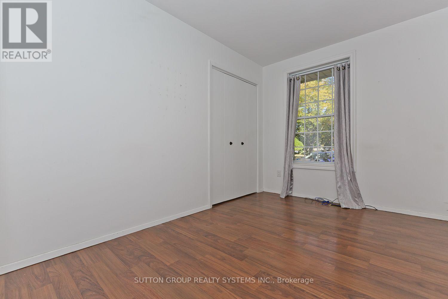 Main - 33 Crescentwood Drive Property Photo 10