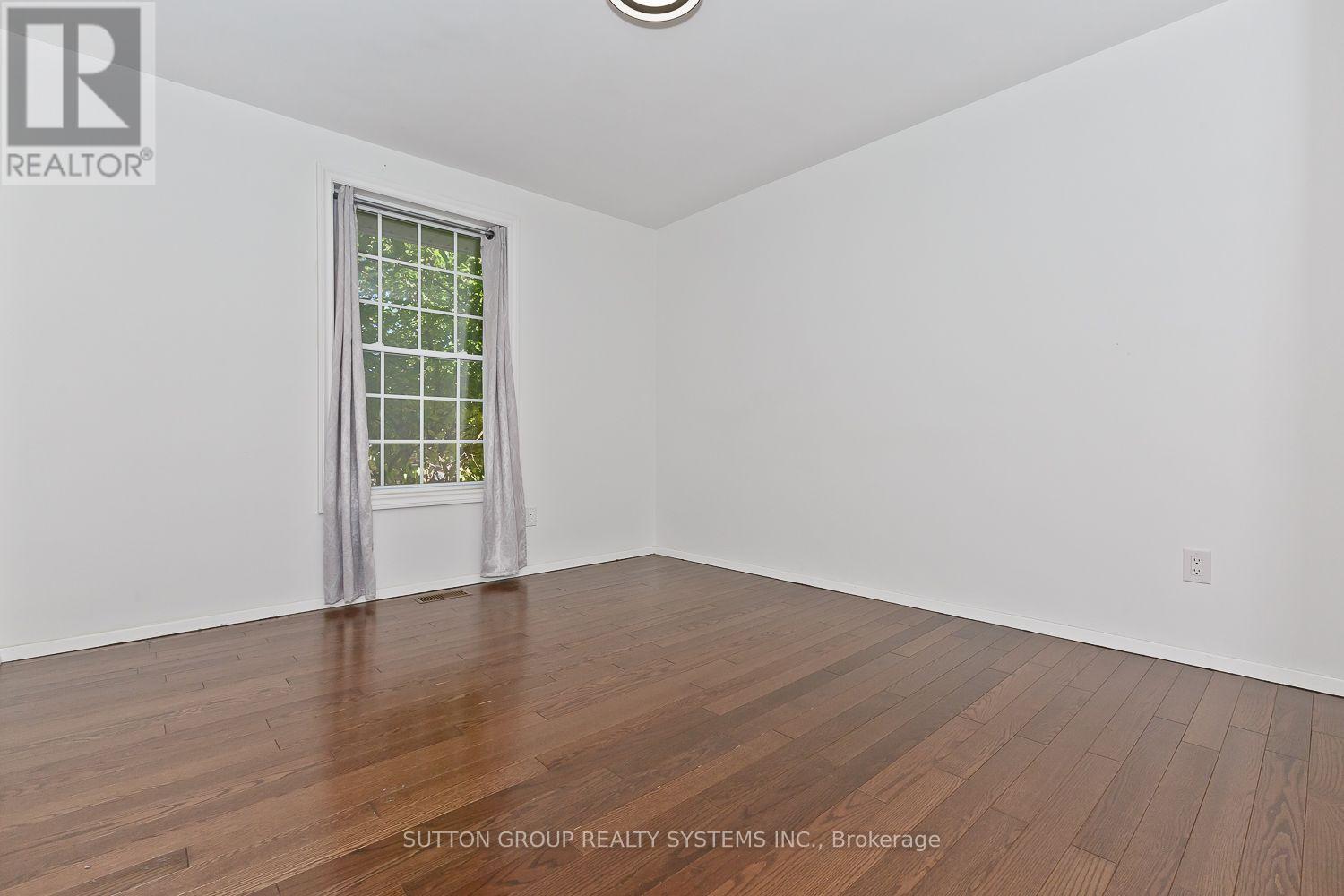 Main - 33 Crescentwood Drive Property Photo 12