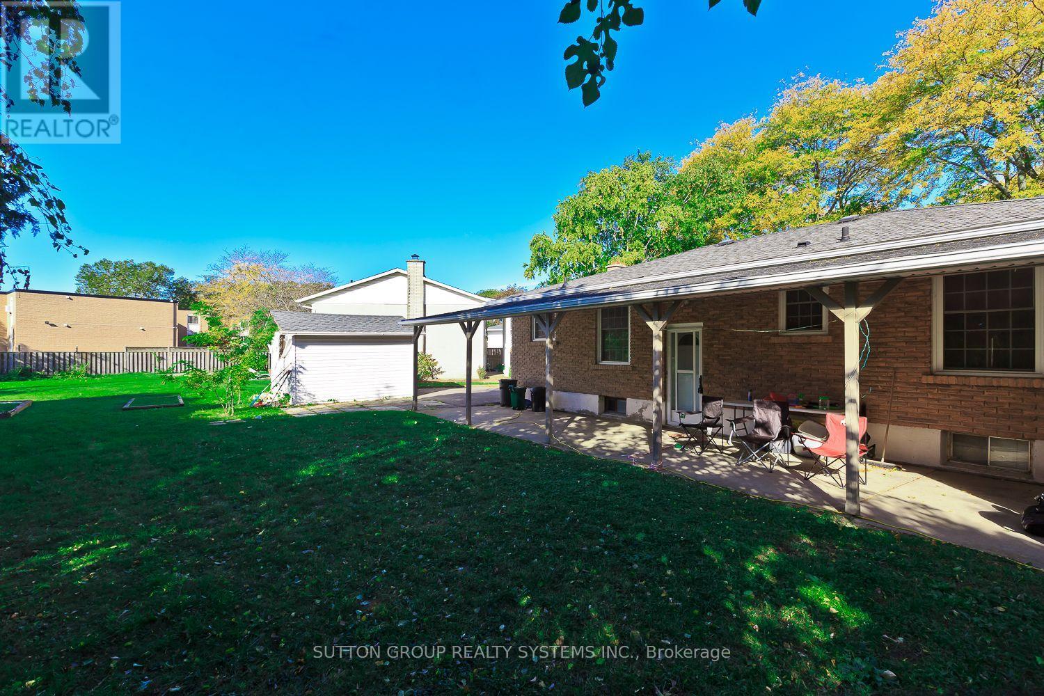 Main - 33 Crescentwood Drive Property Photo 20