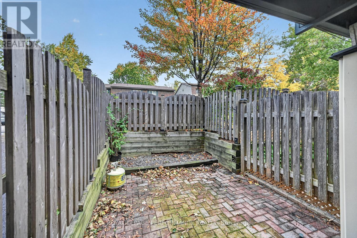 30 Viewpointe Private Property Photo 35