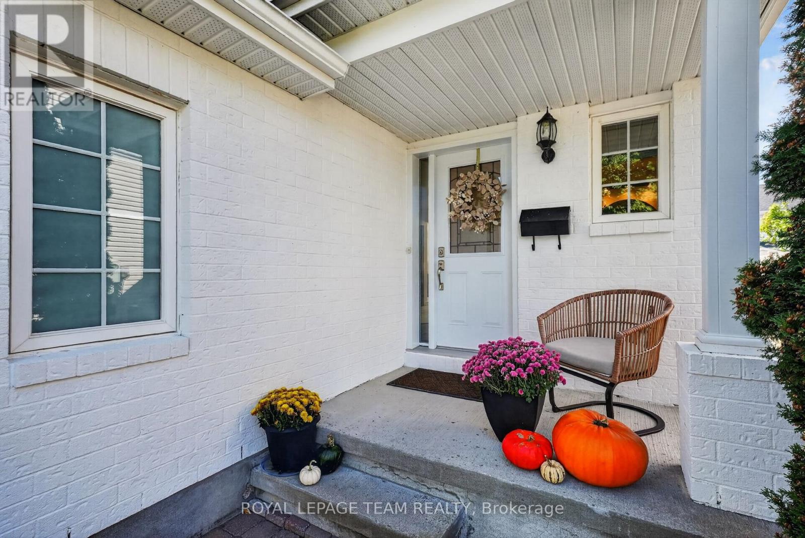 8 Oriska Way Property Photo 4