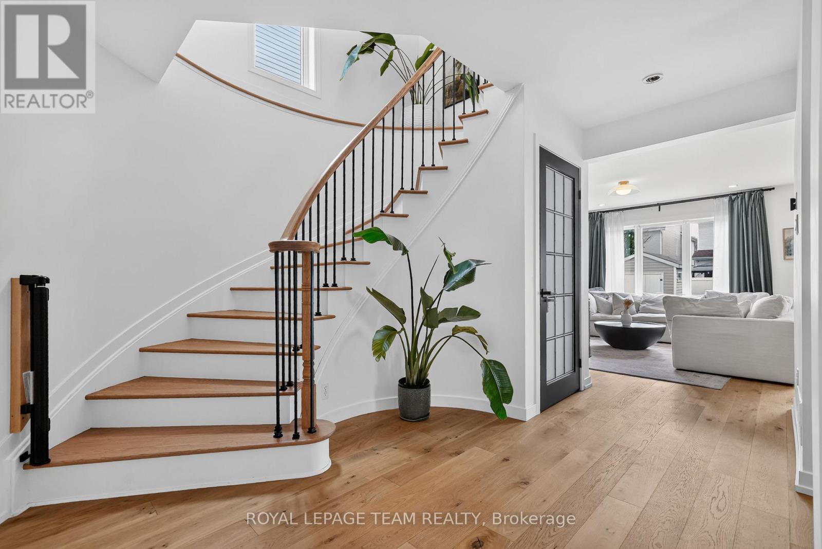 8 Oriska Way Property Photo 7